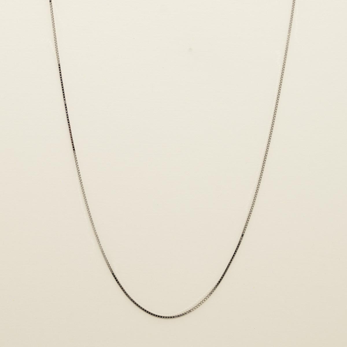 Box Chain in 14kt White Gold (18 inches and 0.8mm wide)
