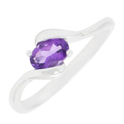 Oval Amethyst Ring in 10kt White Gold