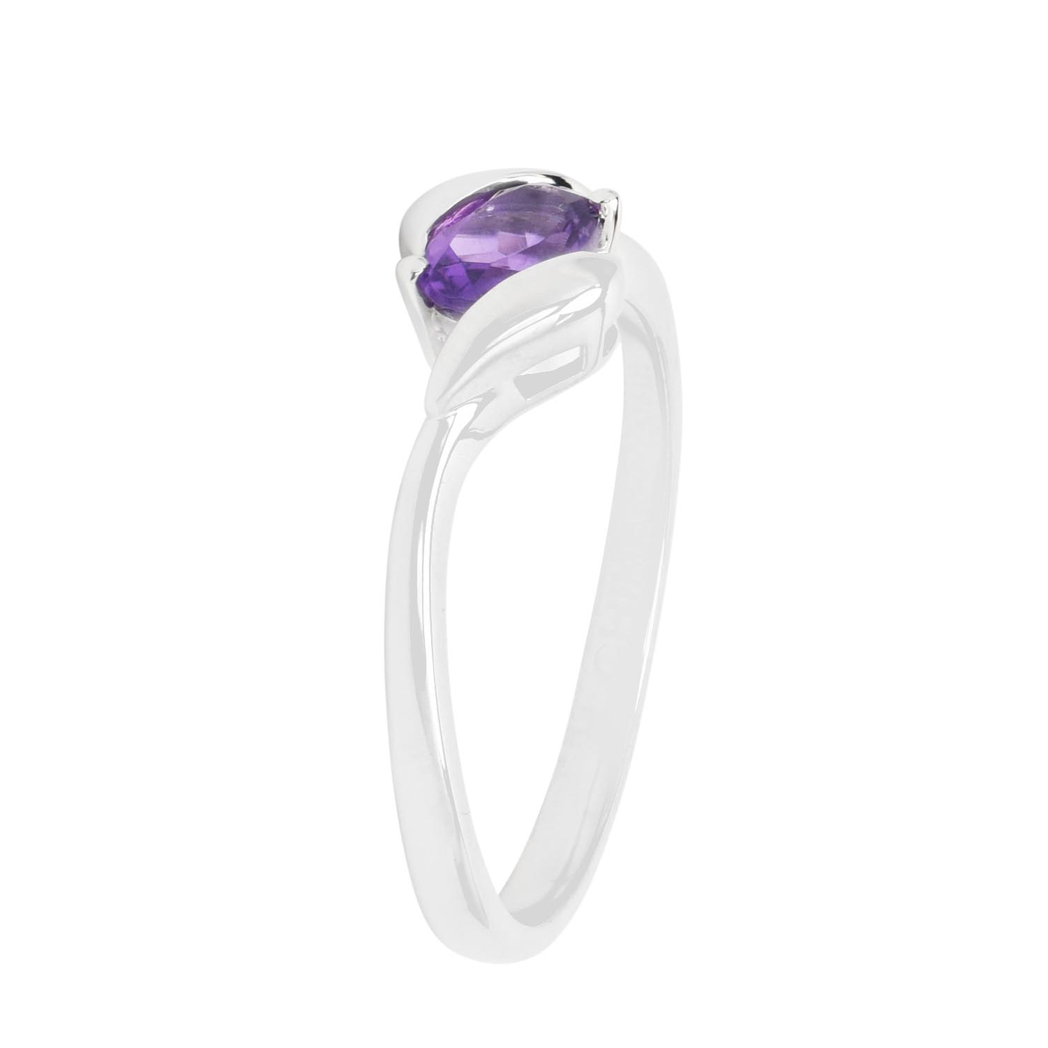 Oval Amethyst Ring in 10kt White Gold