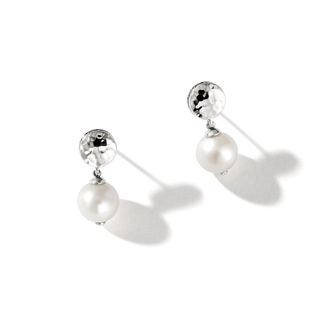 John Hardy Classic Chain Collection Cultured Freshwater Pearl Hammered Earrings in Sterling Silver (9mm pearls)