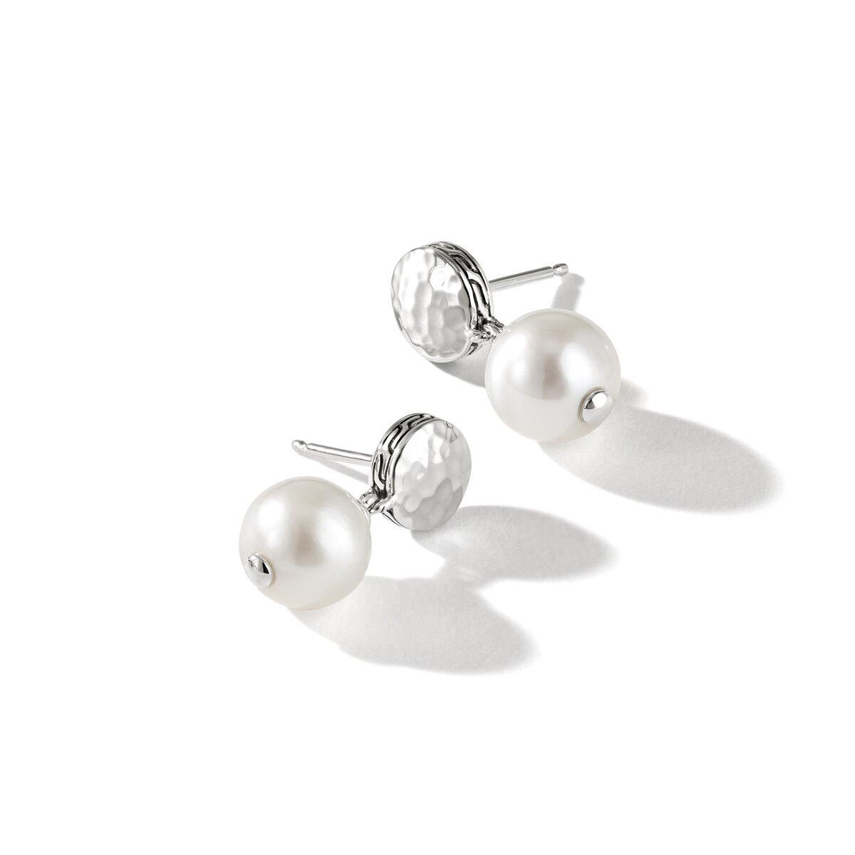 John Hardy Classic Chain Collection Cultured Freshwater Pearl Hammered Earrings in Sterling Silver (9mm pearls)