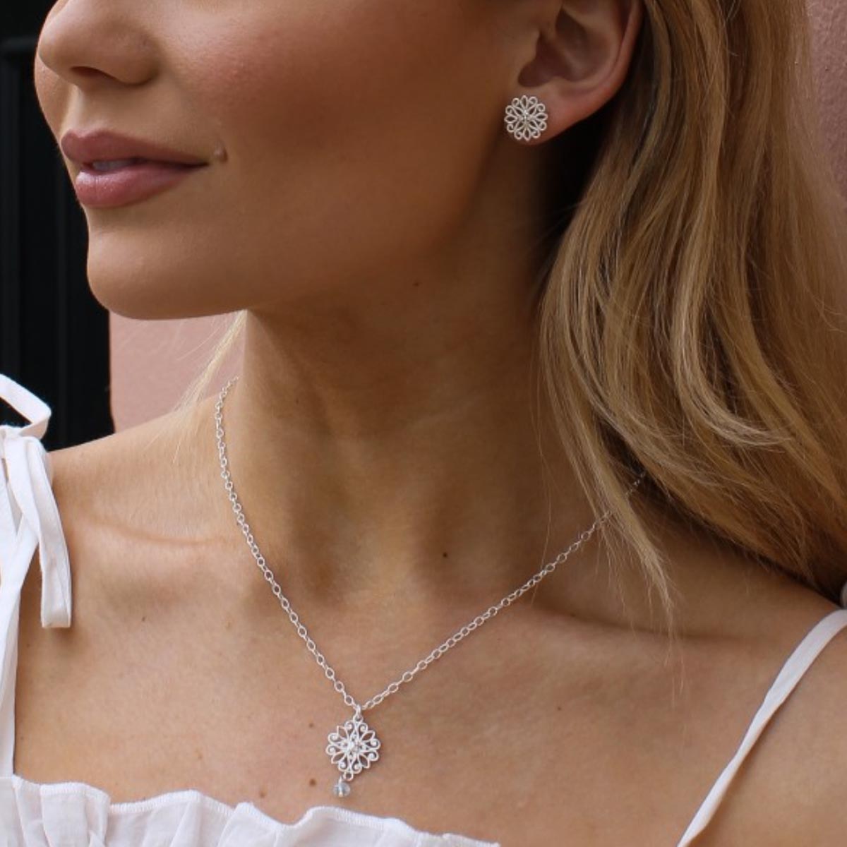 Periwinkle Flower Necklace in Sterling Silver