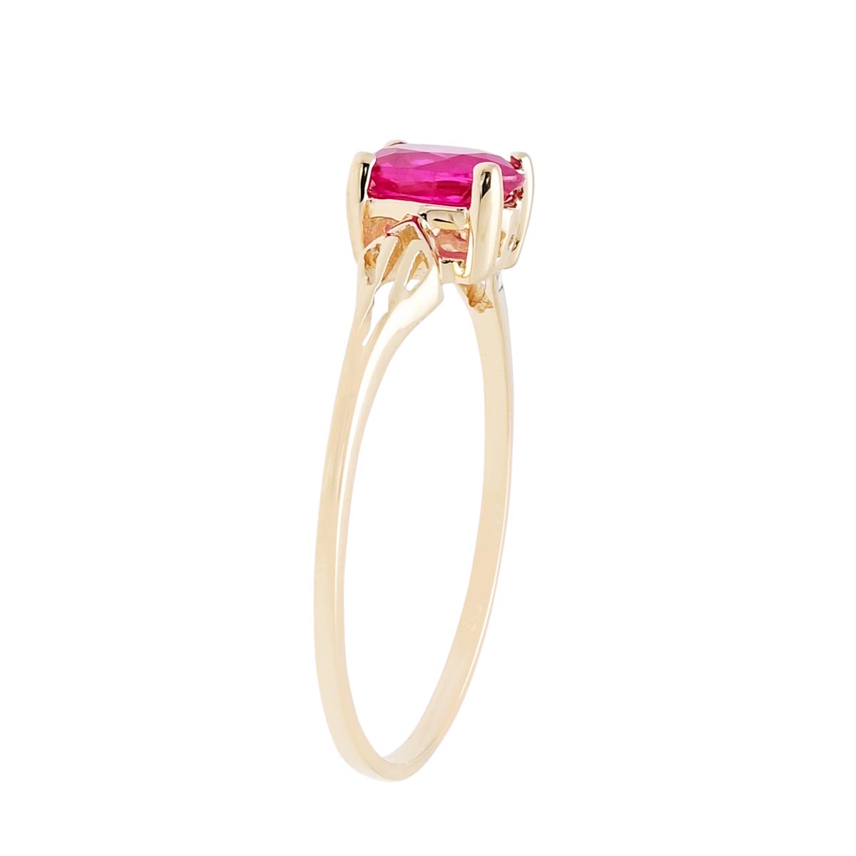 Oval Ruby Ring in 14kt Yellow Gold