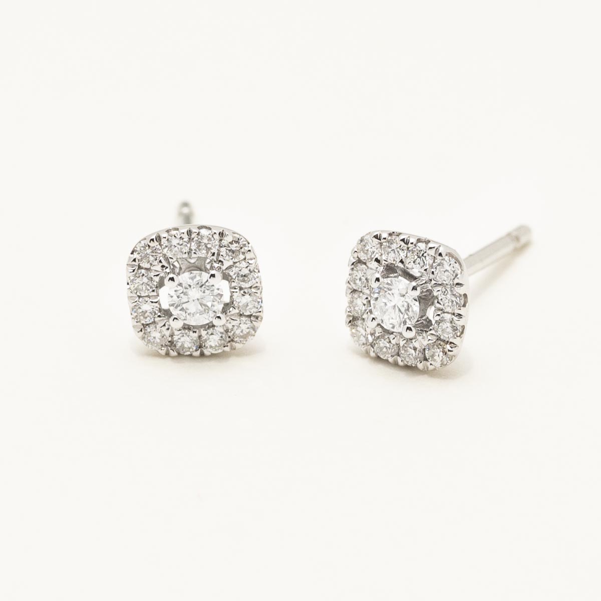 Diamond Halo Earrings in 14kt White Gold (1/4ct tw)