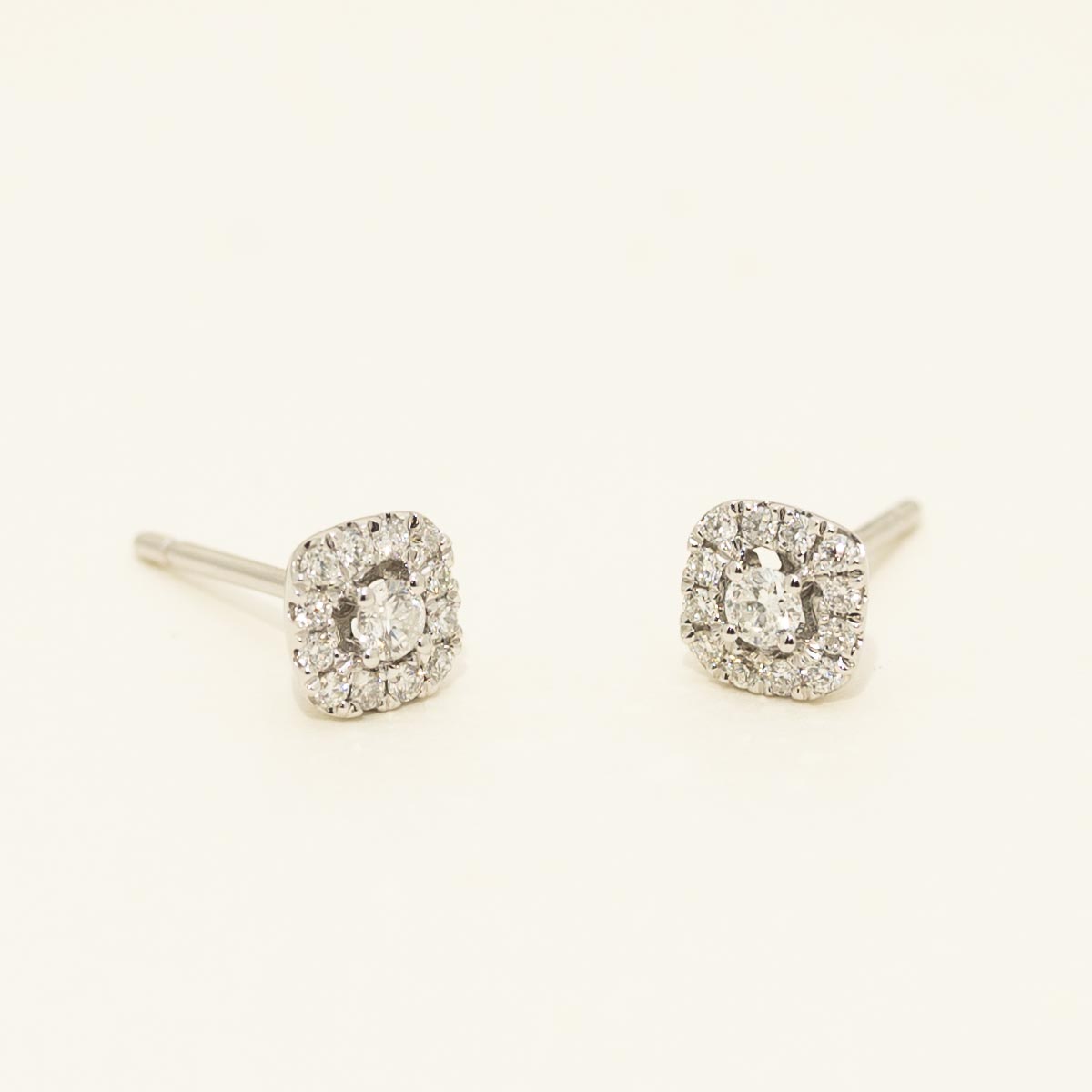 Diamond Halo Earrings in 14kt White Gold (1/4ct tw)