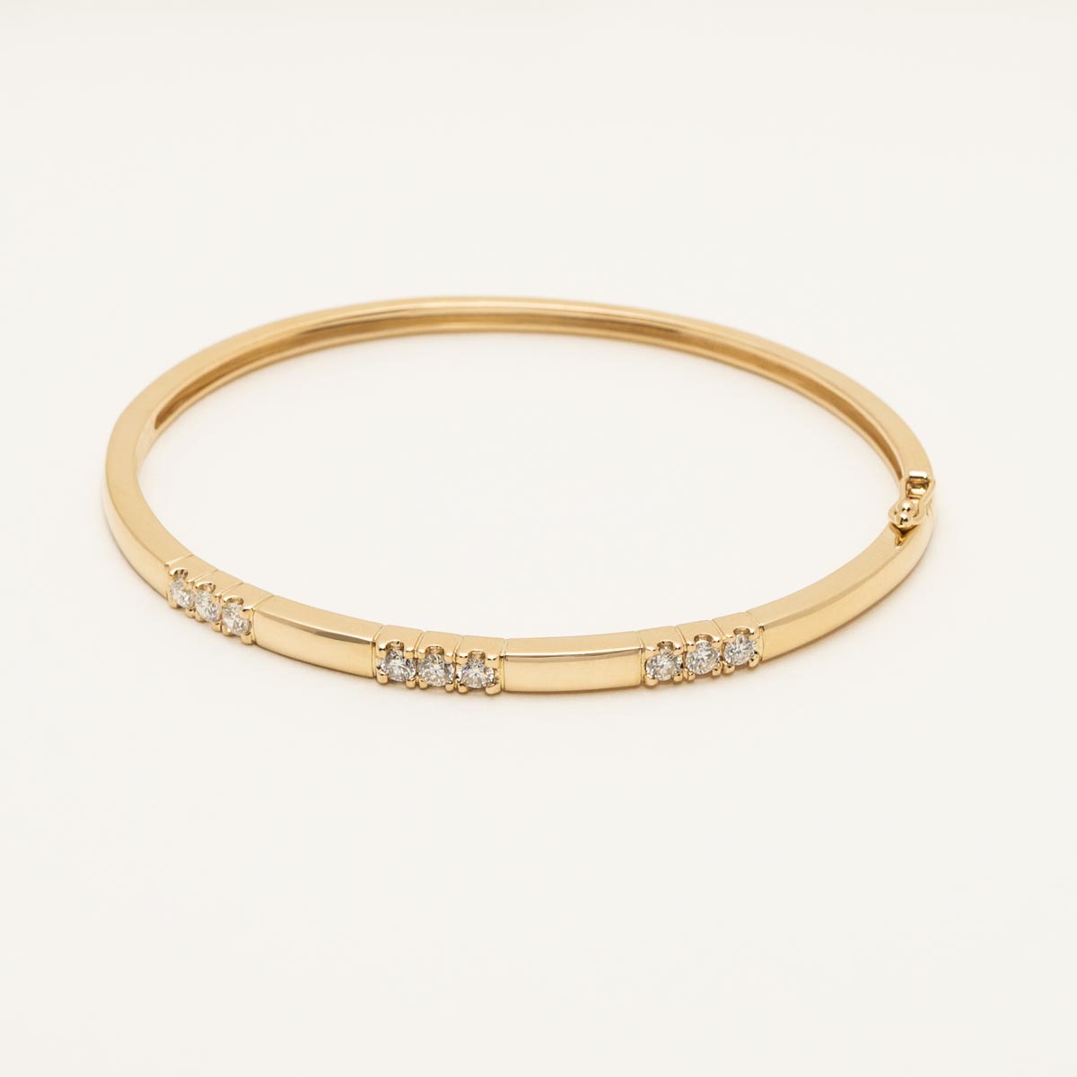 Diamond Bangle Bracelet in 14kt Yellow Gold (5/8ct tw)