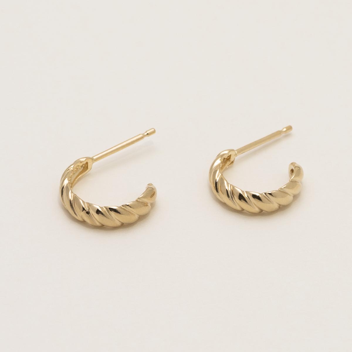 Croissant Hoop Earring in 14kt Yellow Gold