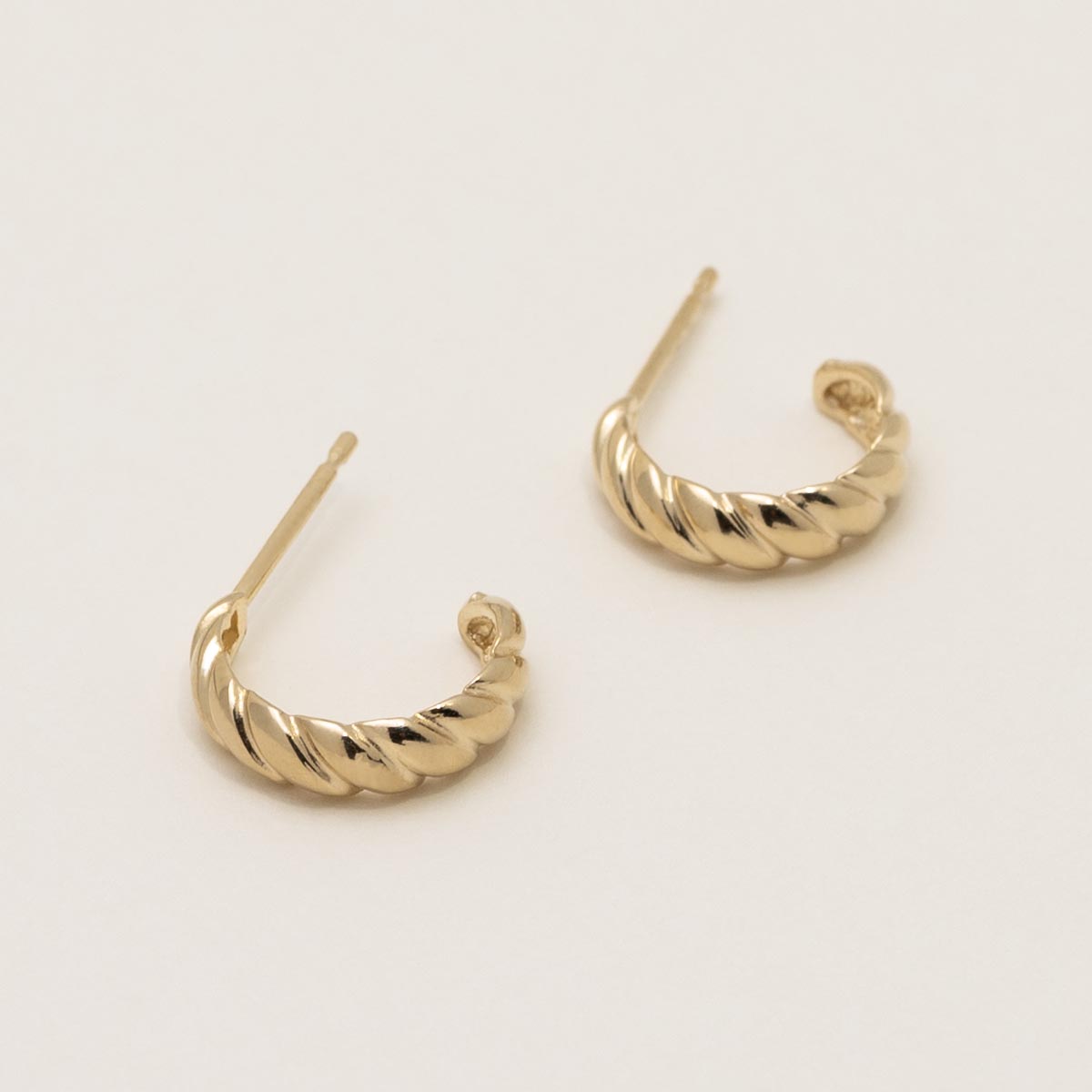 Croissant Hoop Earring in 14kt Yellow Gold