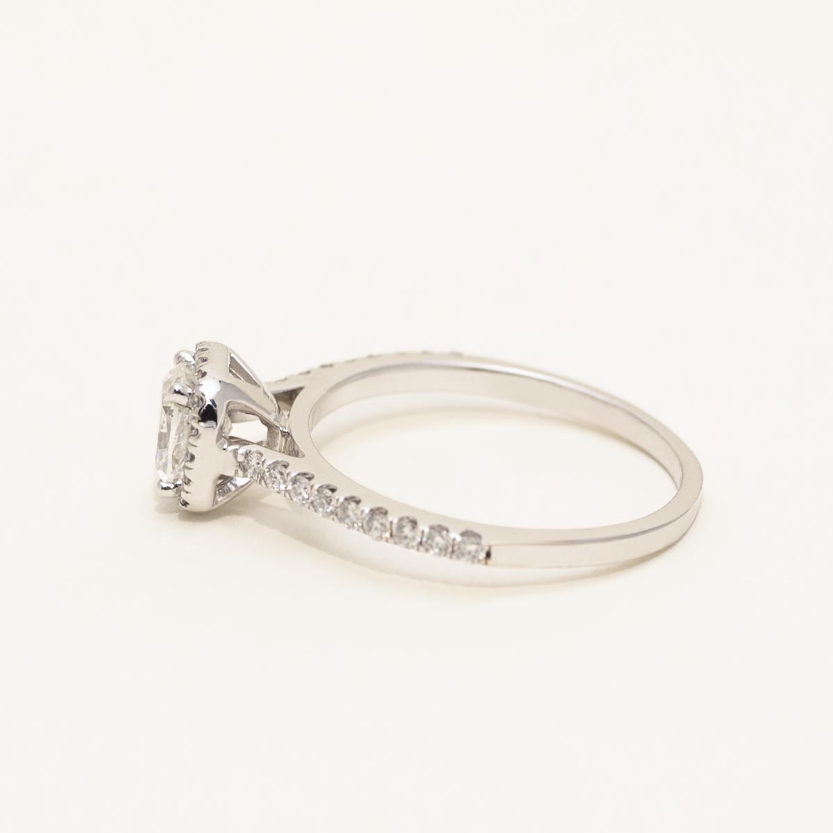 Cushion Diamond Halo Engagement Ring in 14kt White Gold (1ct tw)