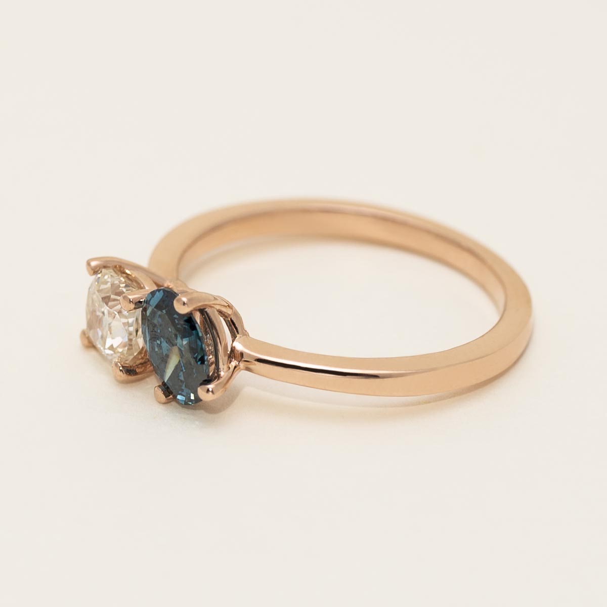 Blue Oval and White Cushion Diamond Toi et Moi Ring in 14kt Rose Gold (1ct tw)