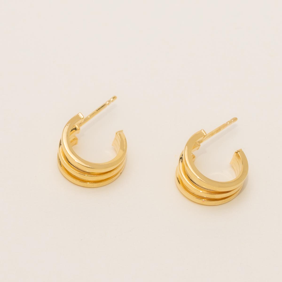 Bow Drop Pearl Earrings - Gold – Above Average Studio