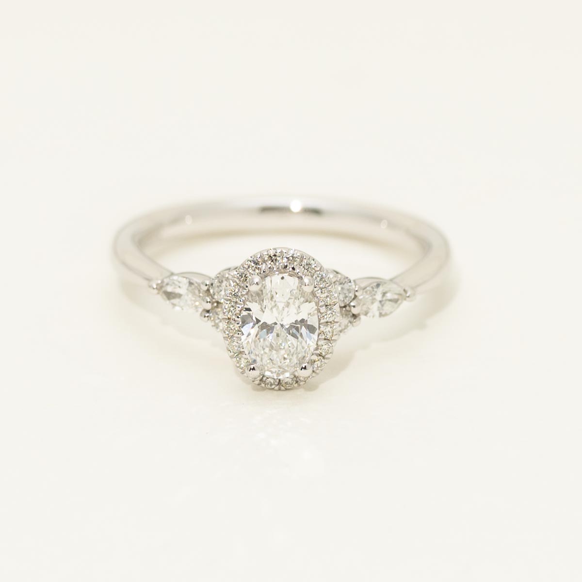 Northern Star Oval Diamond Engagement Ring in 14kt White Gold (3/4ct tw)