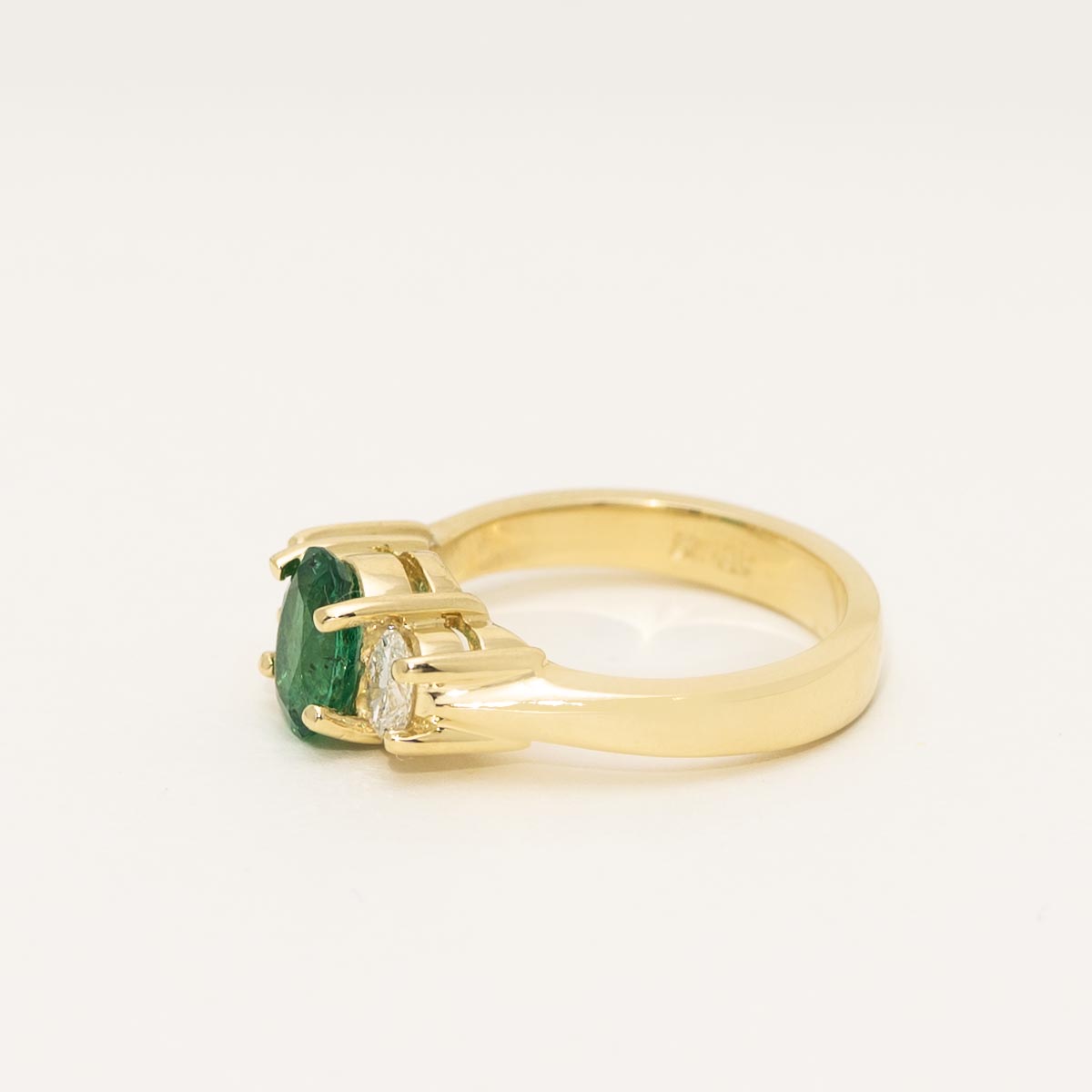 Oval Emerald Ring in 18kt Yellow Gold with Diamonds (1/2ct tw)