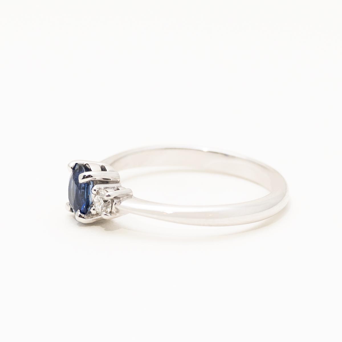 Oval Sapphire Ring in 14kt White Gold with Diamonds (1/7ct tw)