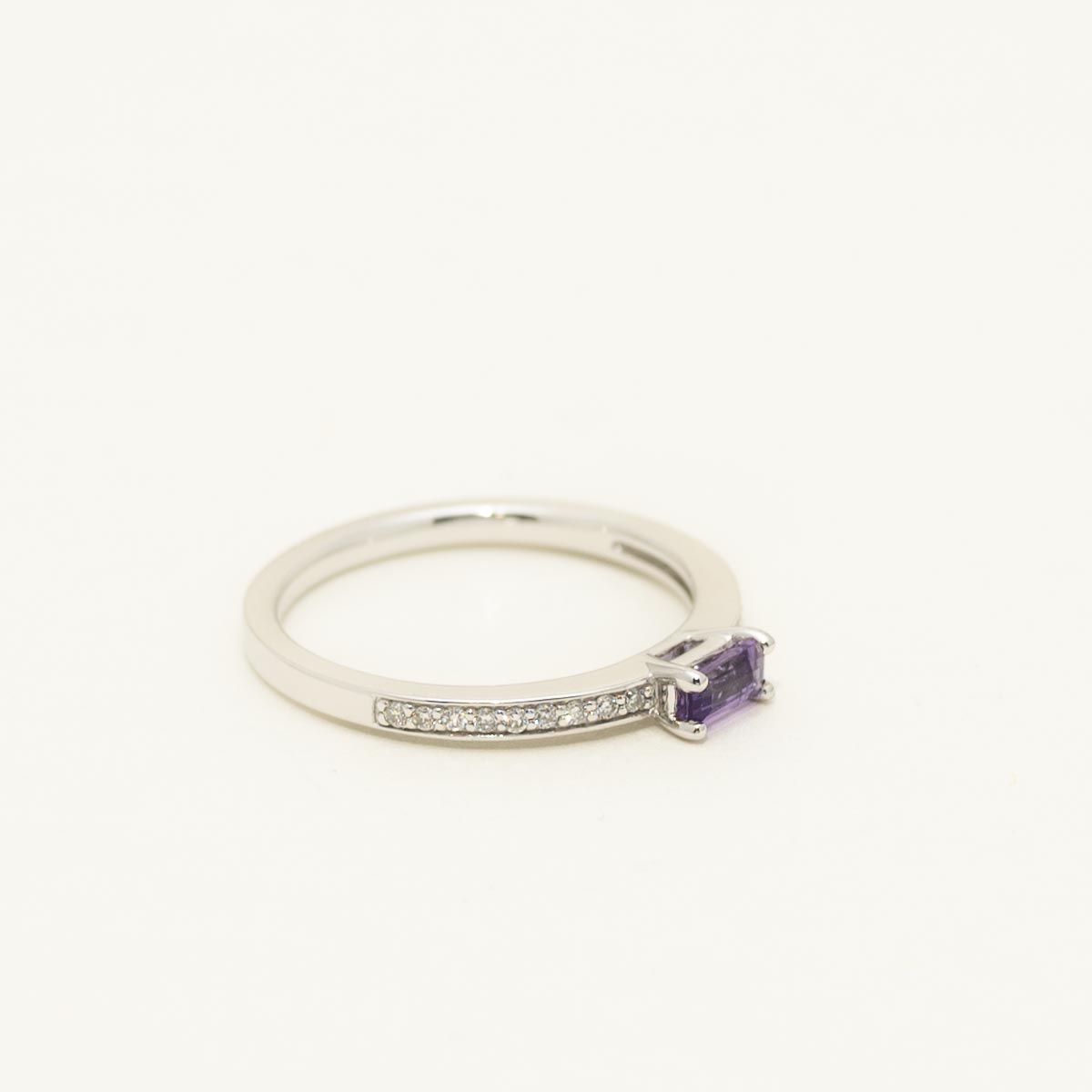 Baguette Amethyst Ring in 14kt White Gold with Diamonds (1/10ct tw)