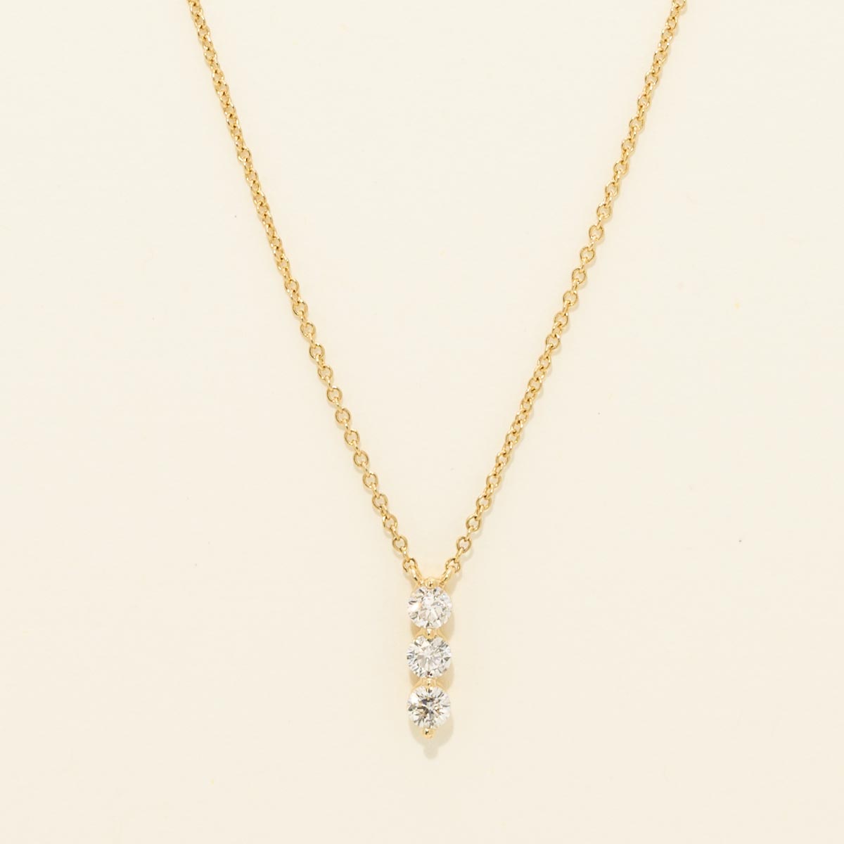 Diamond Three Stone Necklace in 14kt Yellow Gold (1/4ct tw)