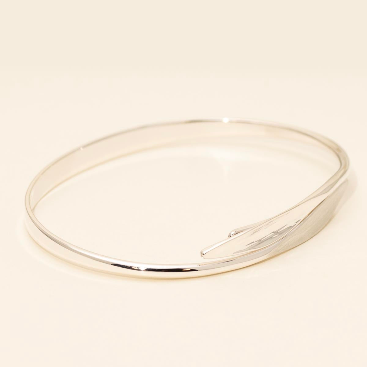 E.L. Designs Willow Swing Bracelet in Sterling Silver