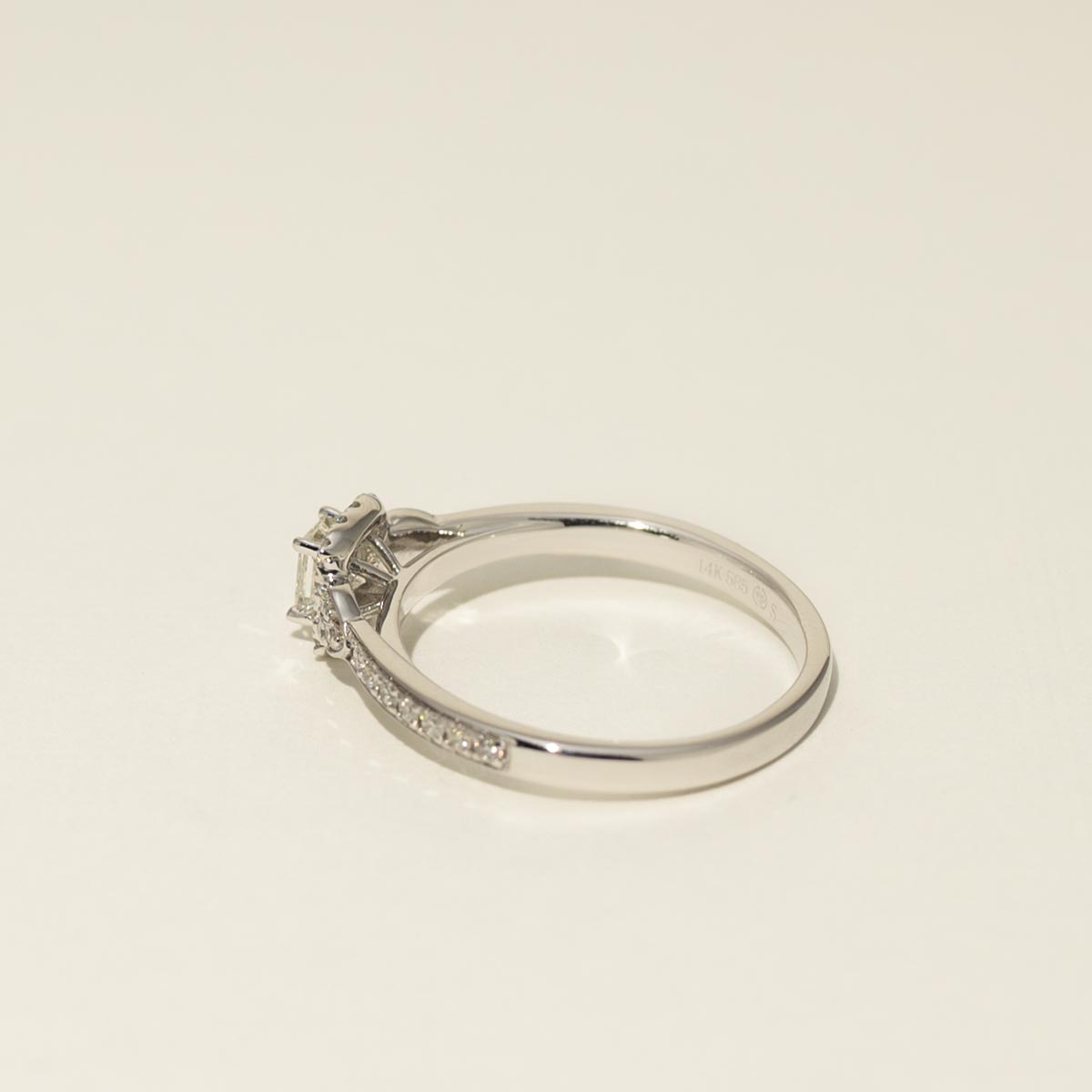 Princess Cut Diamond Halo Engagement Ring in 14kt White Gold (1/2ct tw)