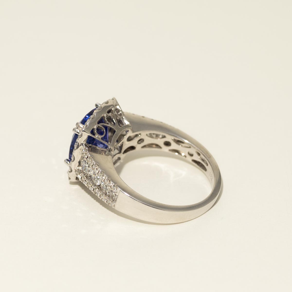 Cushion Cut Tanzanite Ring in 18kt White Gold with Diamonds (1 5/8ct tw)