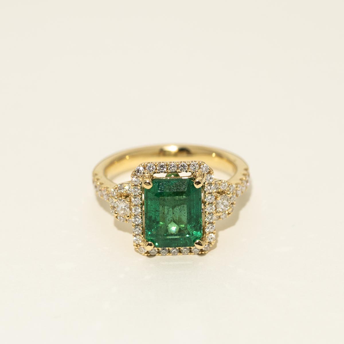 Emerald Cut Emerald Ring in 18kt Yellow Gold with Diamonds (5/8ct tw)