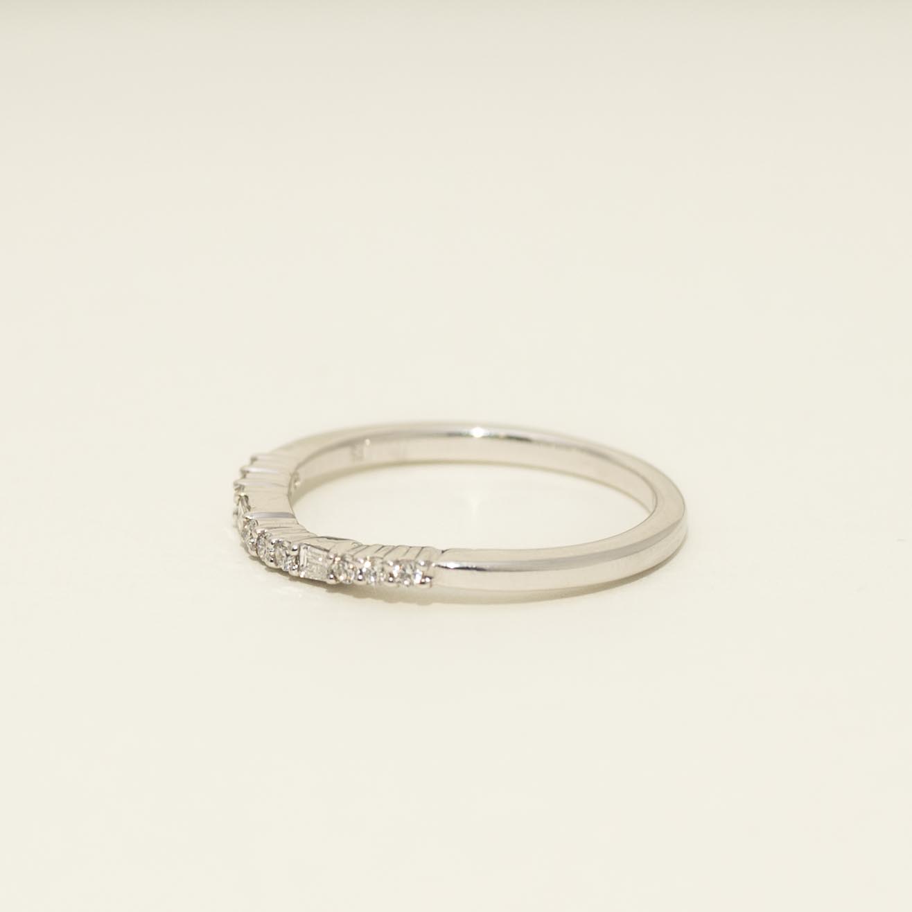 Baguette and Round Diamond Curved Band in 14kt White Gold (1/10ct tw)